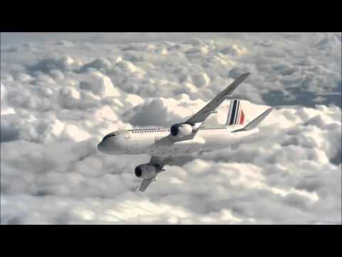 Avion d'Air France dans les nuages